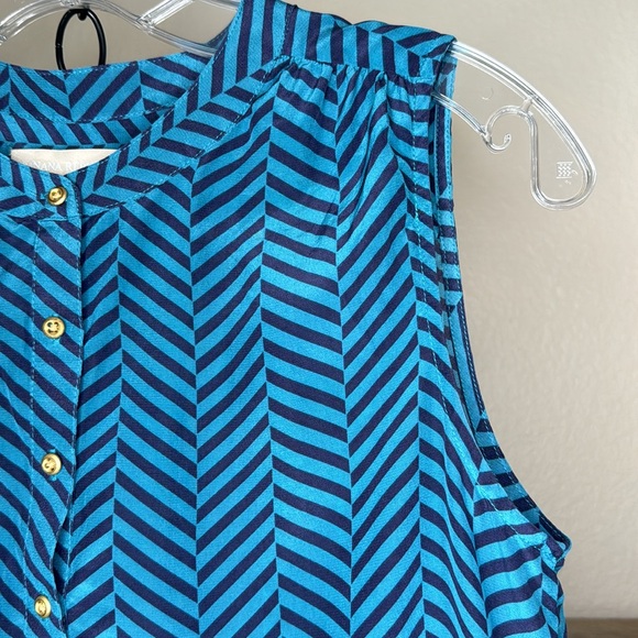 Banana Republic women’s silk sleeveless geometric pattern blue blouse, size XS - Picture 4 of 14